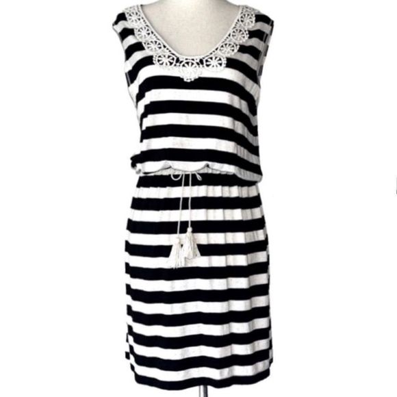 MAX STUDIO BLACK AND WHITE STRIPED PULLOVER DRESS | DRAWN WAIST | XS - Picture 1 of 9
